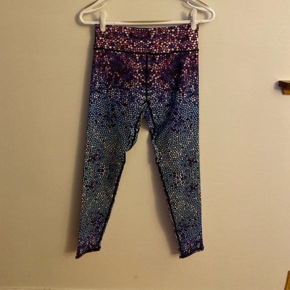 Lotus Leggings Workout Pants - Picture 3 of 3